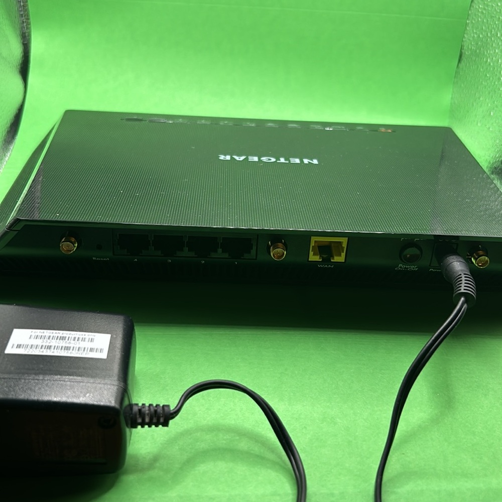 NETGEAR Nighthawk AC2600 Smart WiFi Router (R7450) - Picture 12 of 12